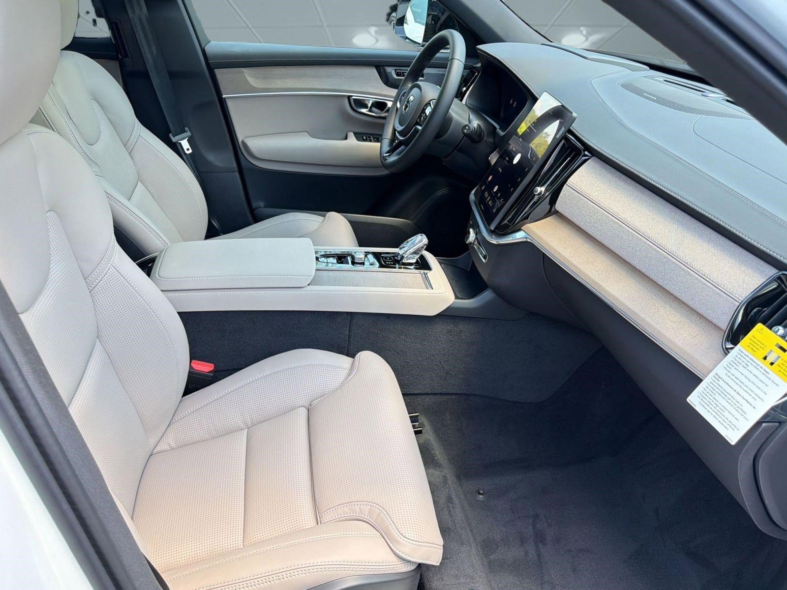 New 2026 Volvo XC90 T8 Ultra w/ Protection Package AWD/4WD image 30