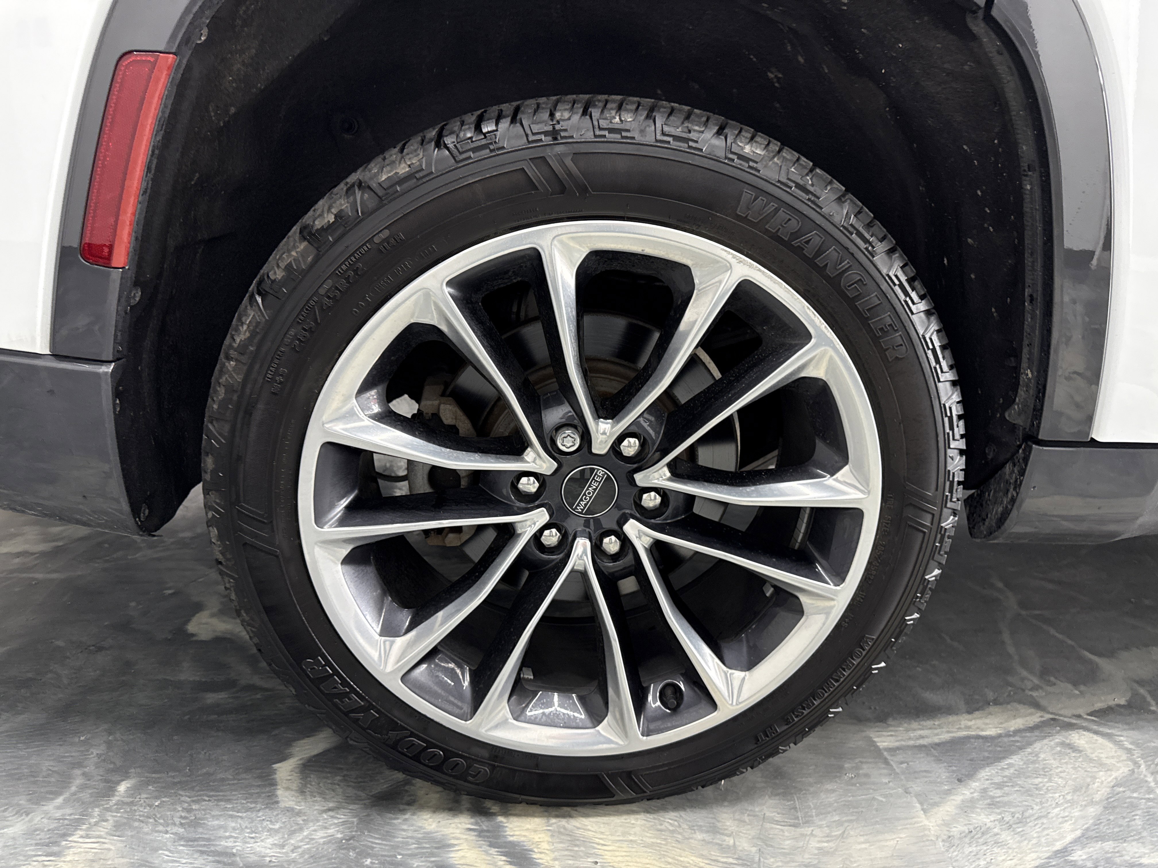 Used 2022 Jeep Wagoneer Series III w/ Premium Group I image 34