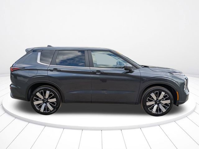 New 2026 Mitsubishi Outlander SE video 3