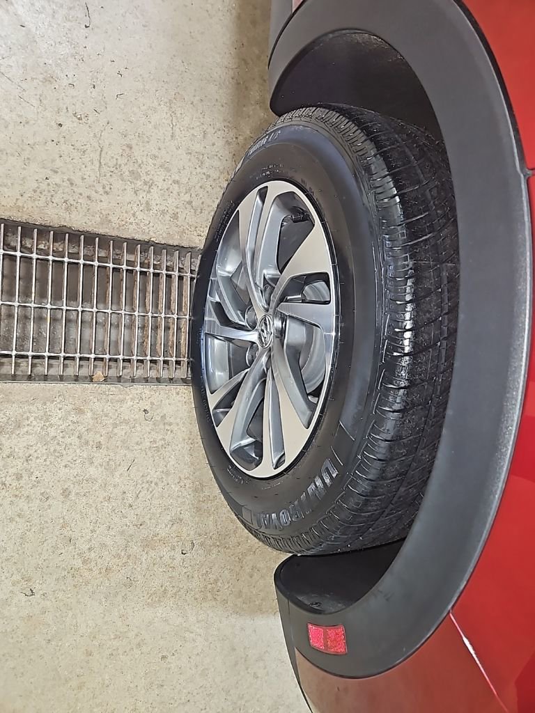 Used 2023 Buick Envision Essence image 12