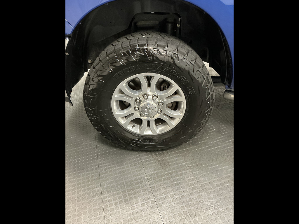 Used 2017 RAM 2500 Tradesman w/ Chrome Appearance Group AWD/4WD image 31
