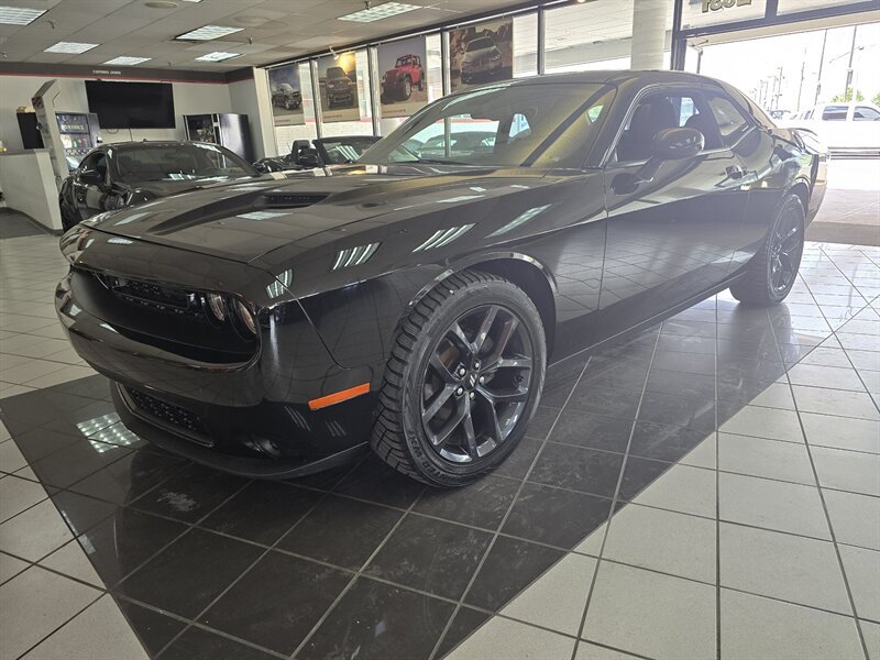 Used 2019 Dodge Challenger SXT w/ Blacktop Package RWD image 1