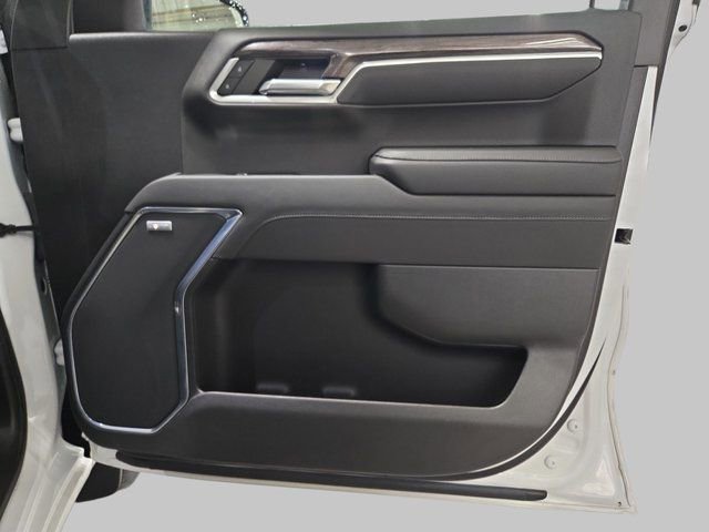 Used 2022 Chevrolet Silverado 1500 LTZ image 11