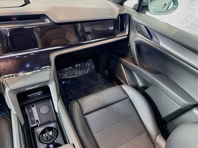 New 2026 Porsche Cayenne Electric AWD/4WD image 22