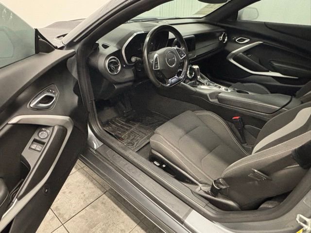 Used 2020 Chevrolet Camaro LT image 10