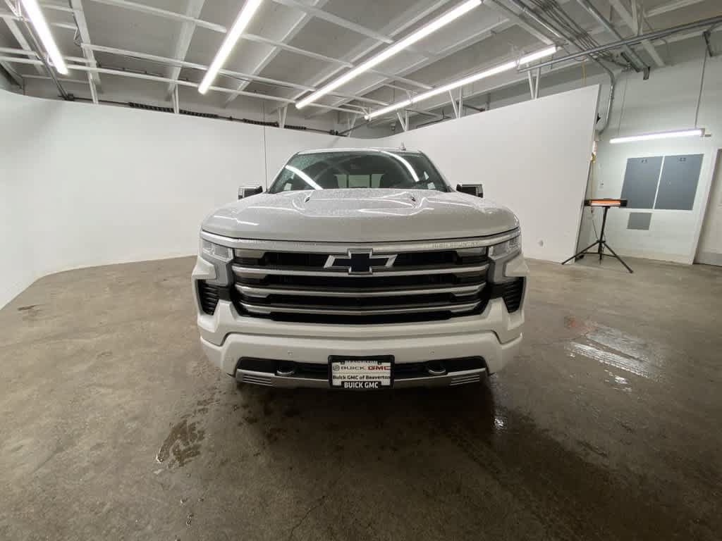 Used 2023 Chevrolet Silverado 1500 High Country w/ Technology Package AWD/4WD image 9