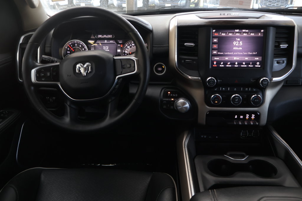Used 2019 RAM 1500 Laramie AWD/4WD image 2