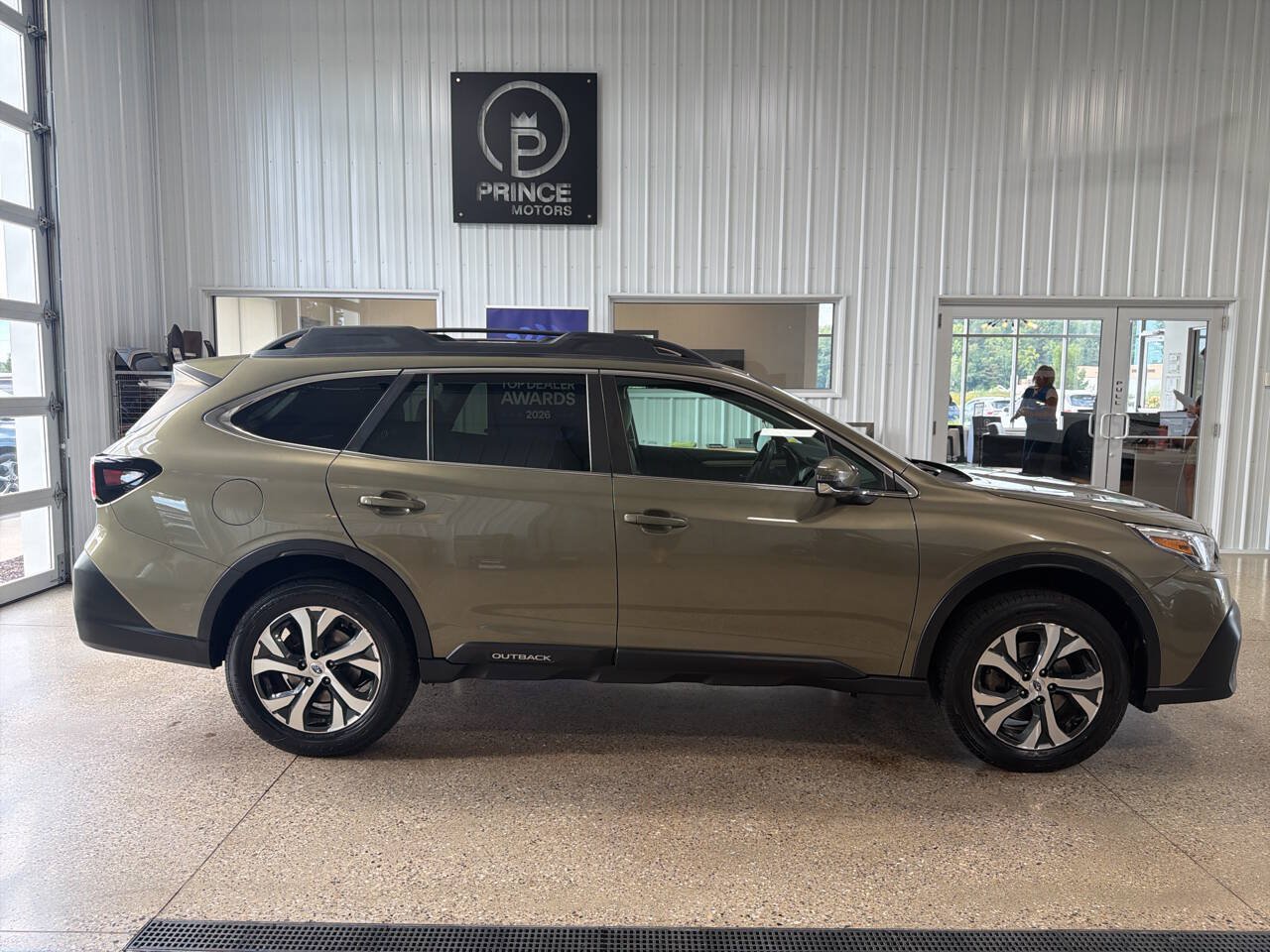 Used 2022 Subaru Outback Limited AWD/4WD image 6