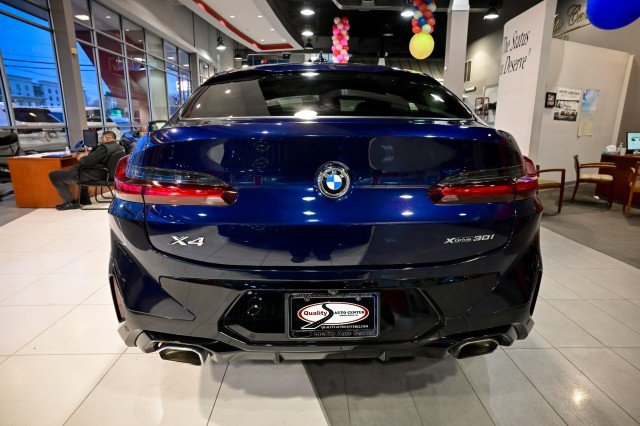 Used 2022 BMW X4 xDrive30i w/ M Sport Package image 7