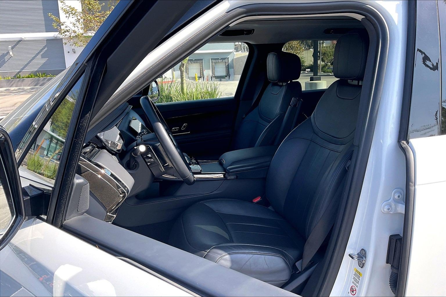 Used 2023 Land Rover Range Rover Sport SE AWD/4WD image 8