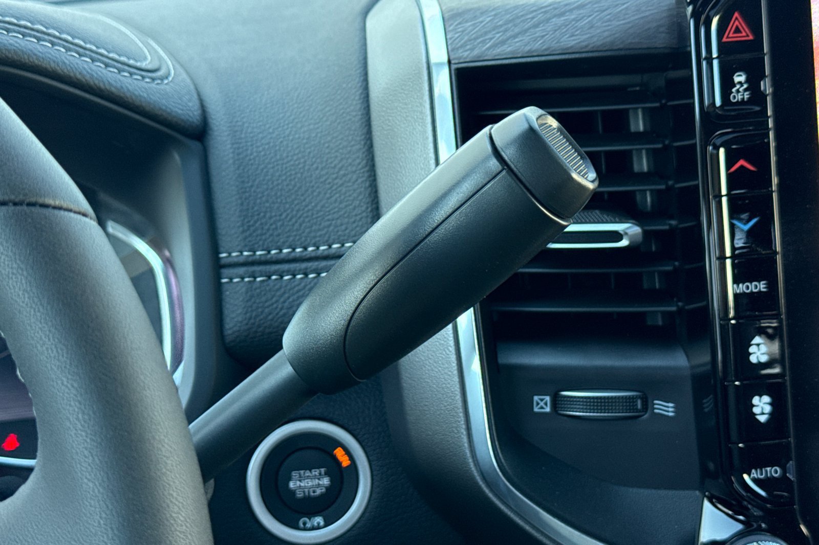 New 2026 RAM 3500 Laramie AWD/4WD image 22