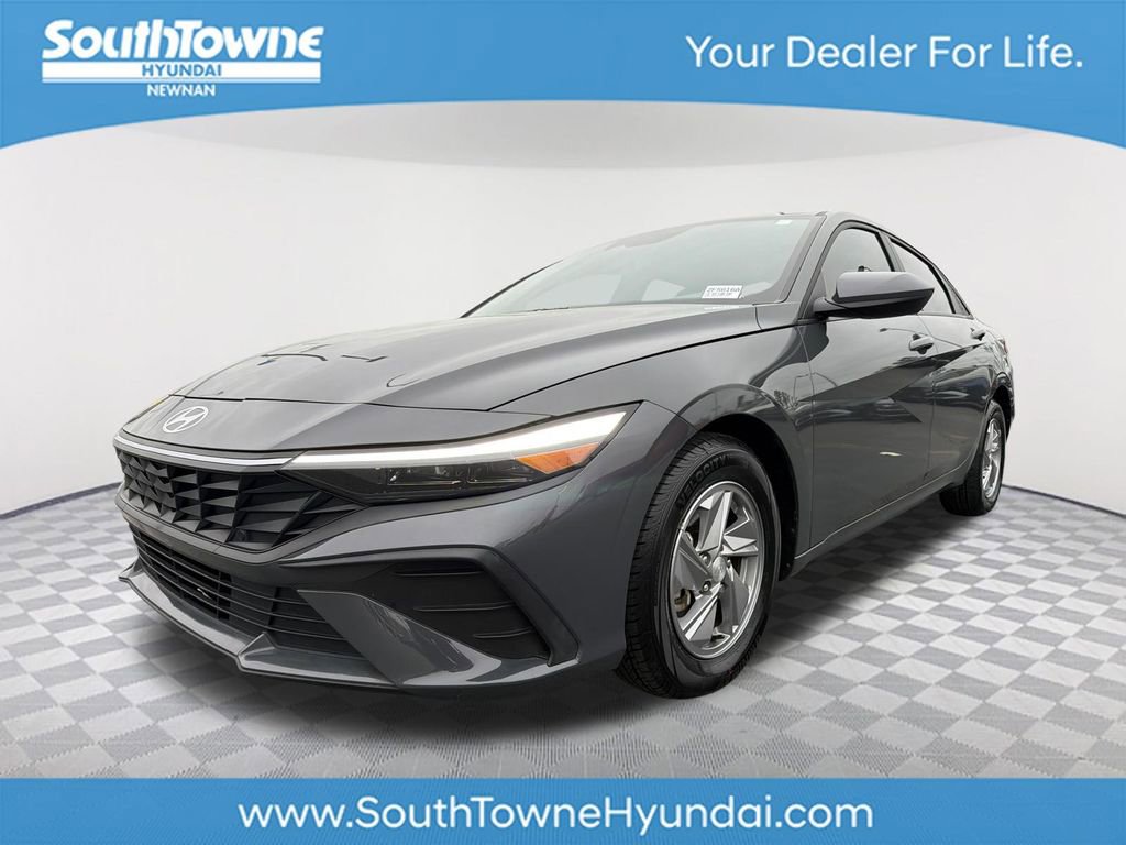 Used 2024 Hyundai Elantra SE image 1