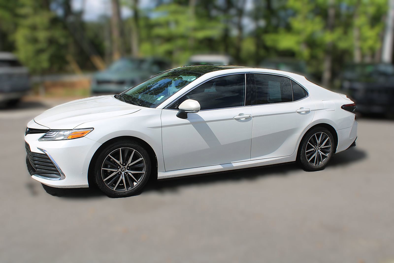Used 2023 Toyota Camry XLE image 4