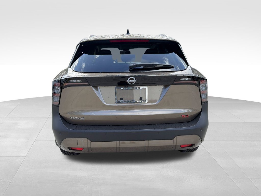 New 2026 Nissan Kicks SR FWD image 7