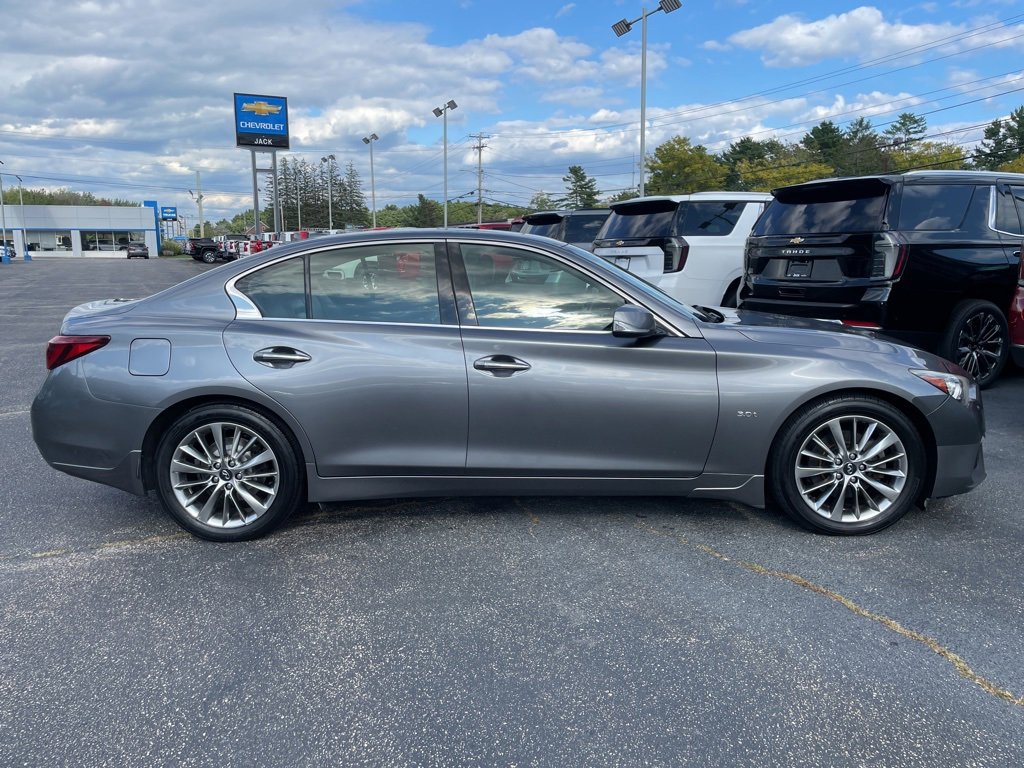 Used 2018 INFINITI Q50 Luxe w/ Essential Package (3.0T Luxe) image 9