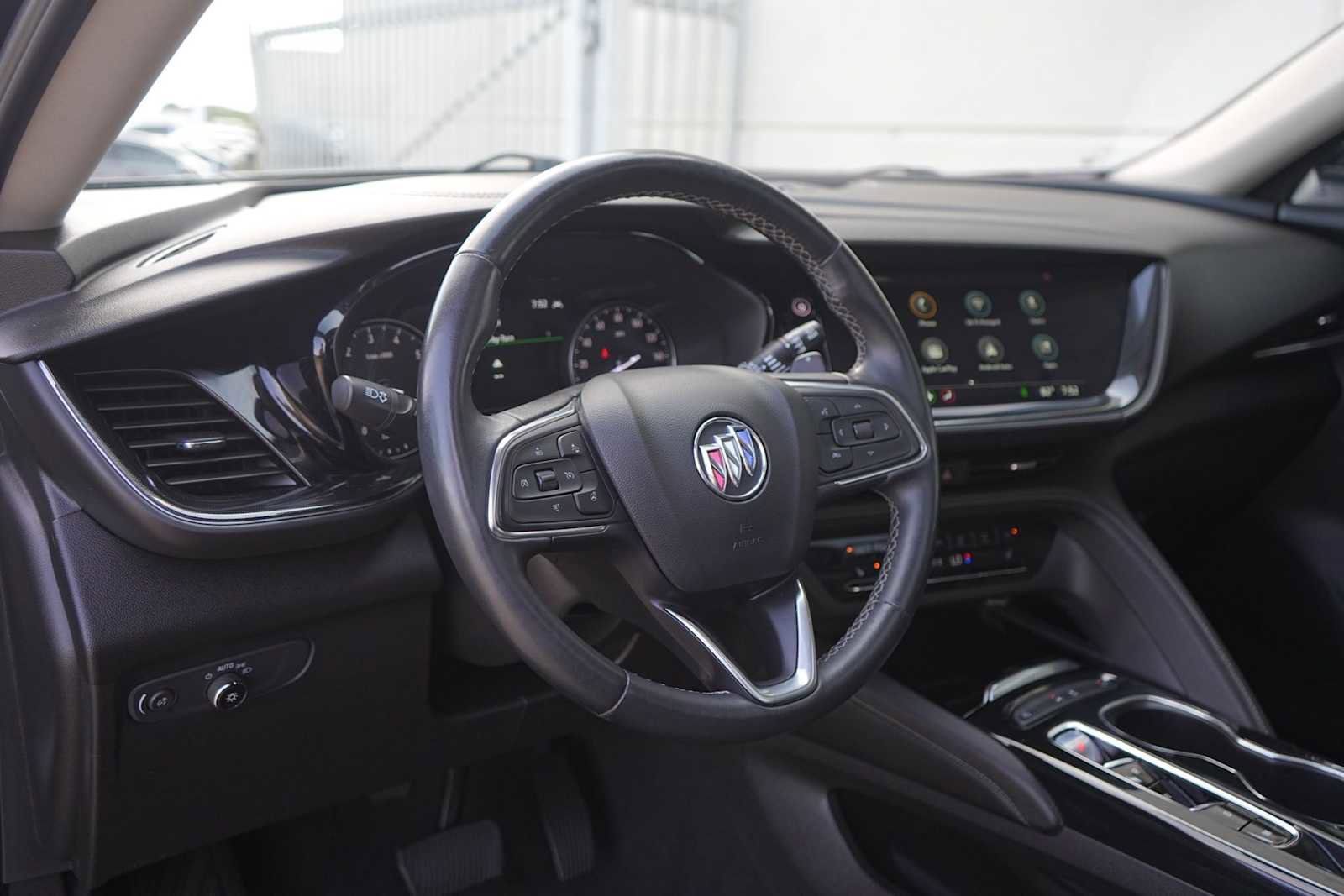 Used 2022 Buick Envision Essence w/ Safety Package FWD image 2