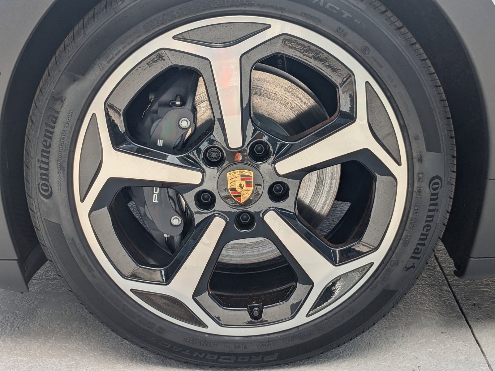 New 2025 Porsche Taycan 4 Cross Turismo AWD/4WD image 30