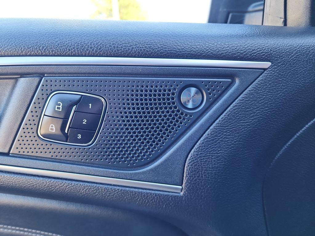 Used 2024 Ford Edge Titanium image 14