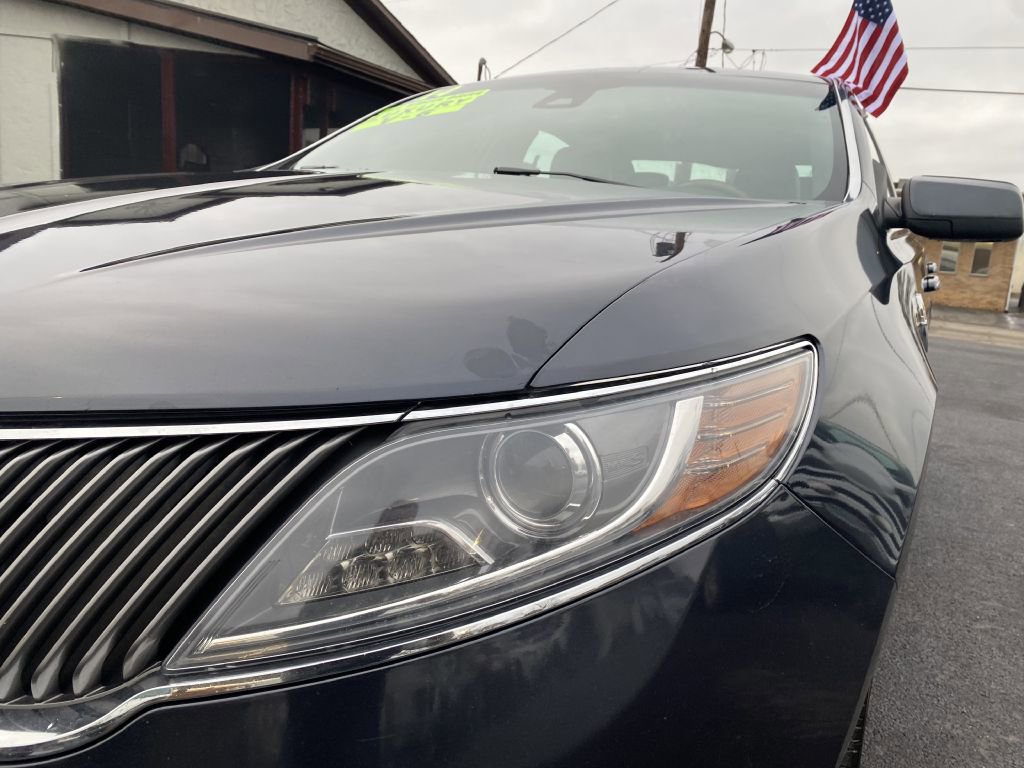 Used 2014 Lincoln MKS AWD w/ Equipment Group 101A image 23