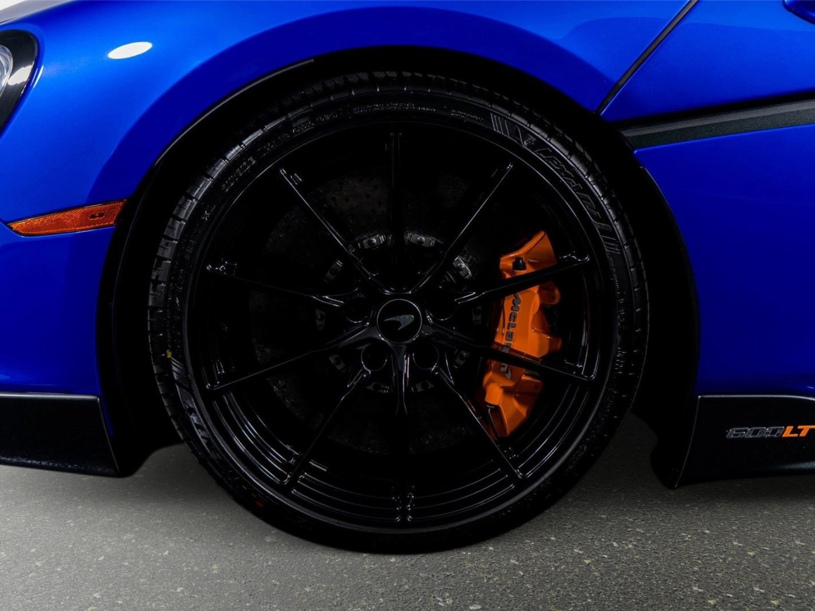 Used 2020 McLaren 600LT Spider RWD image 20