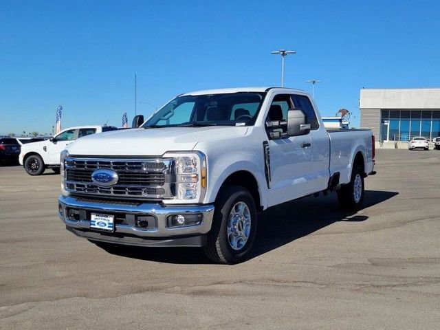 New 2026 Ford F250 XLT w/ F-250 >10K GVWR Package RWD image 3
