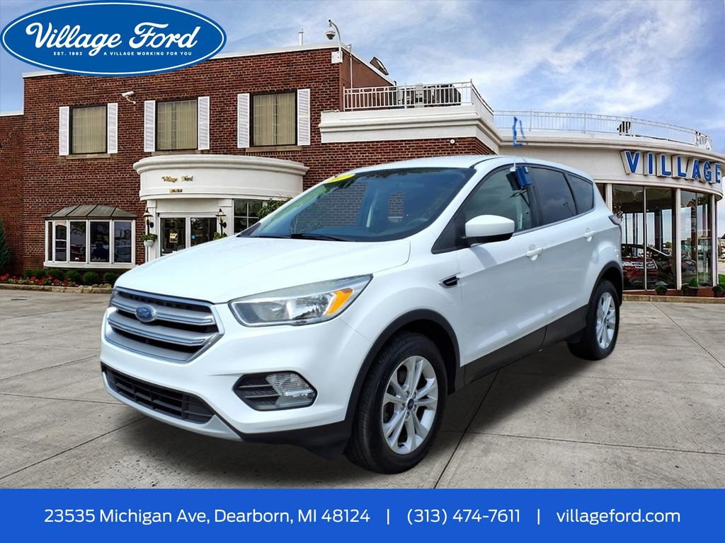 Certified 2017 Ford Escape SE FWD image 1