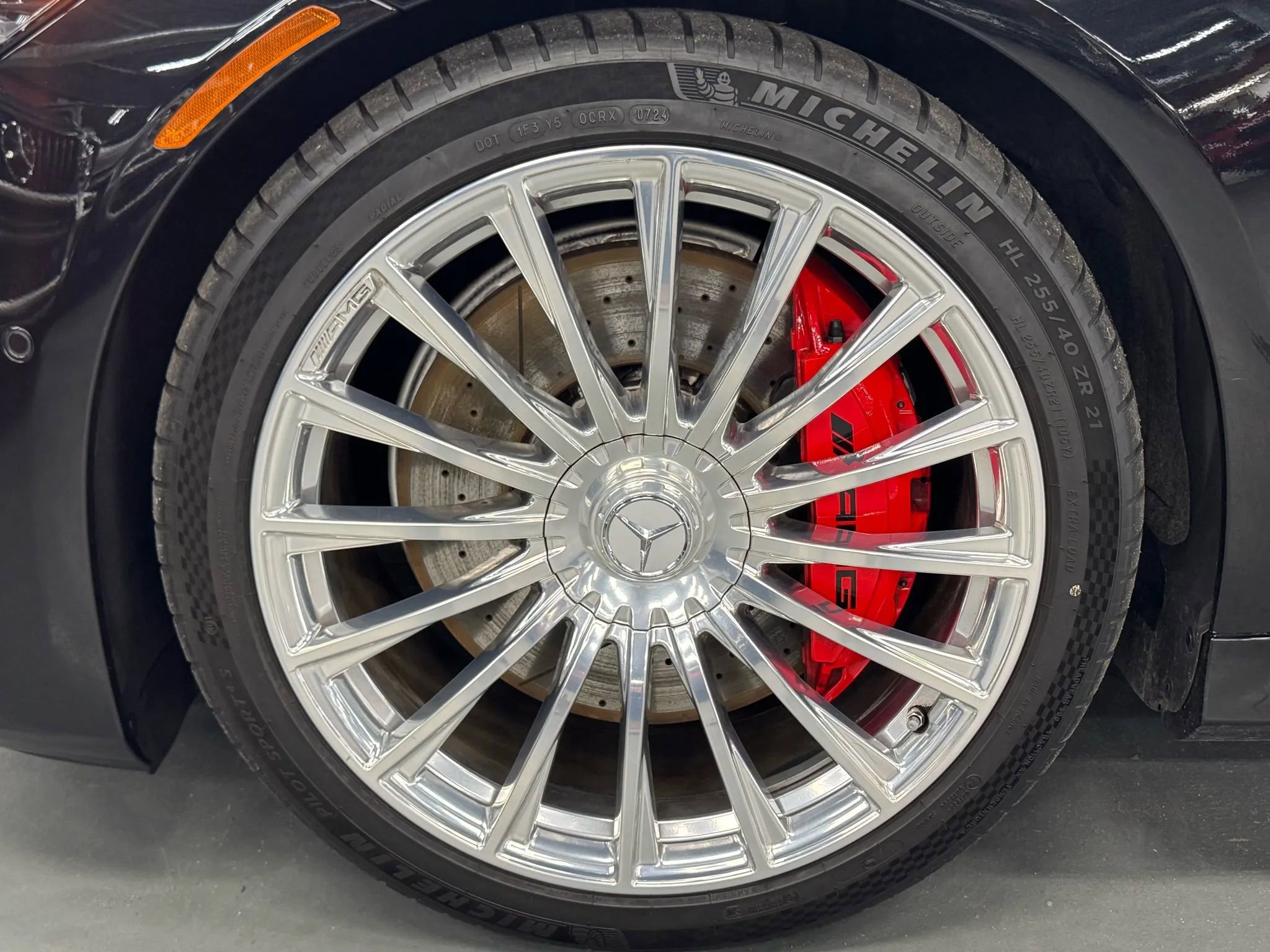 Used 2024 Mercedes-Benz S 63 AMG S w/ Carbon Fiber Exterior Package image 5