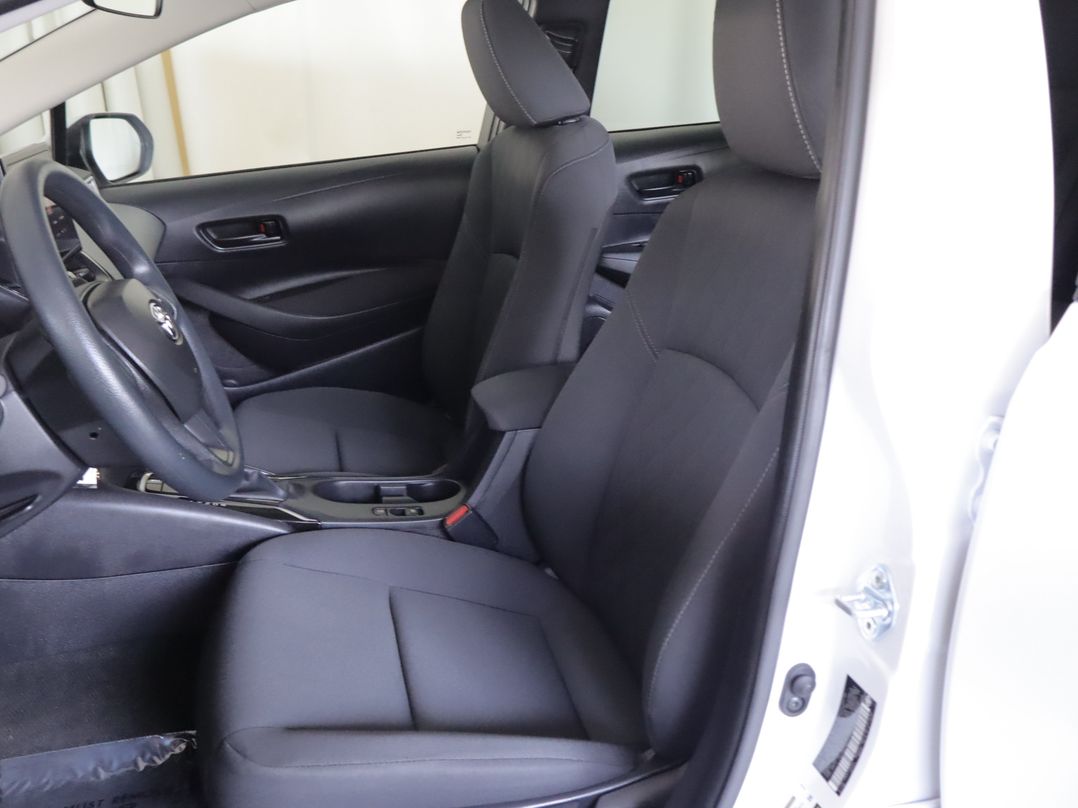 Used 2026 Toyota Corolla LE FWD image 7