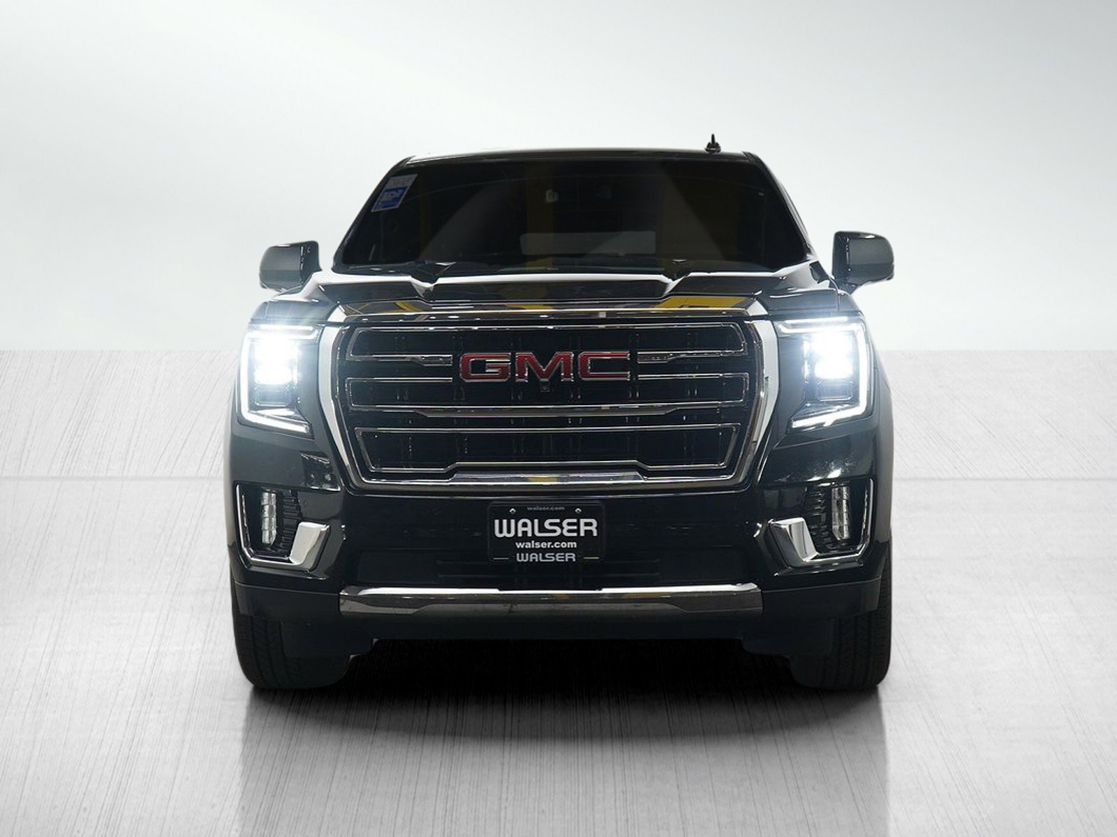 Used 2023 GMC Yukon XL SLT w/ SLT Premium Package image 8