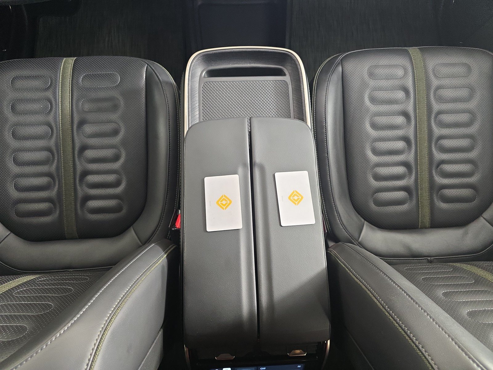 Used 2024 Rivian R1T Adventure AWD/4WD image 29