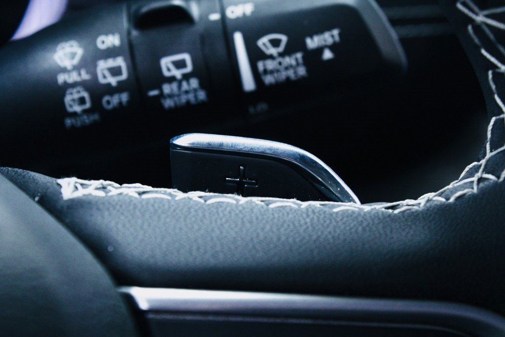 Used 2024 Jeep Grand Cherokee Limited w/ Black Appearance Package image 15