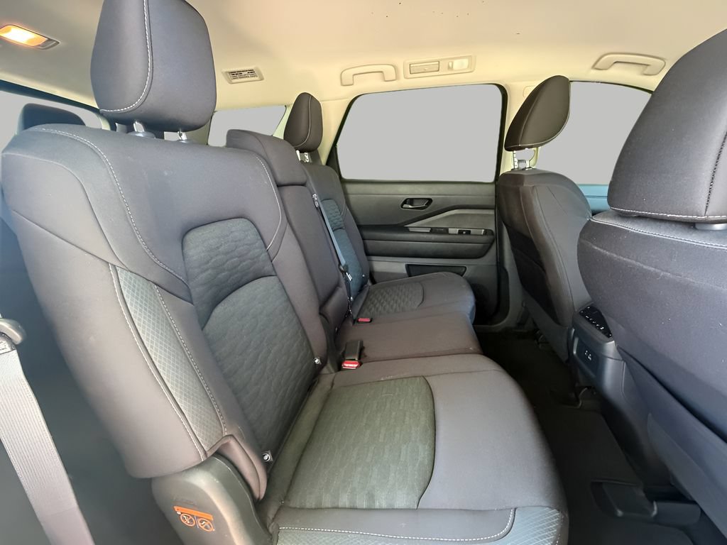 Used 2024 Nissan Pathfinder SV AWD/4WD image 8