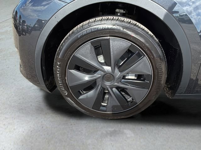 Used 2025 Tesla Model Y Long Range AWD/4WD image 26