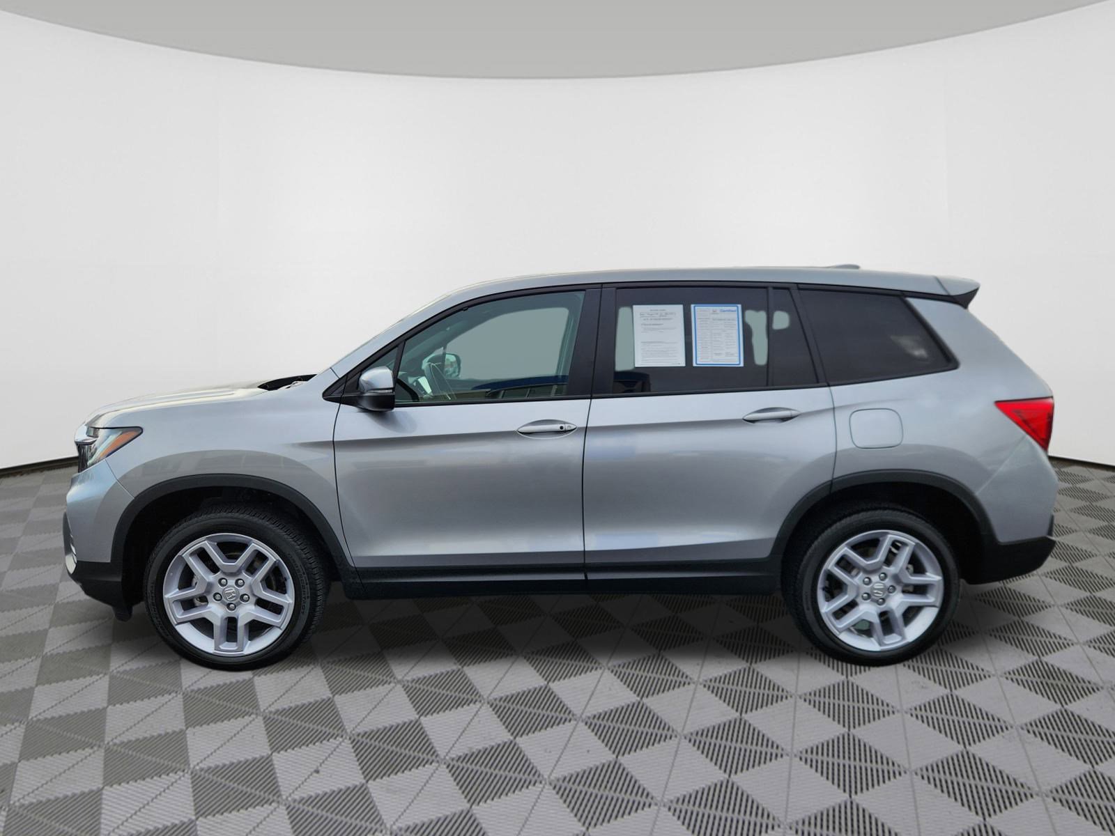 Certified 2025 Honda Passport EX-L image 5