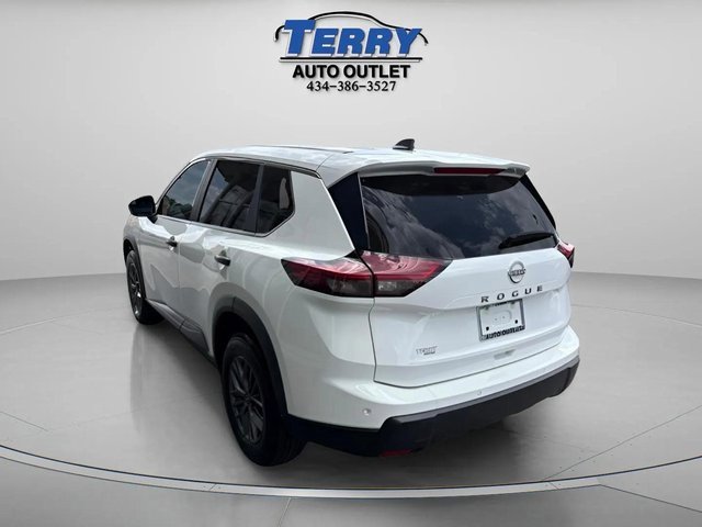 Used 2024 Nissan Rogue S image 7
