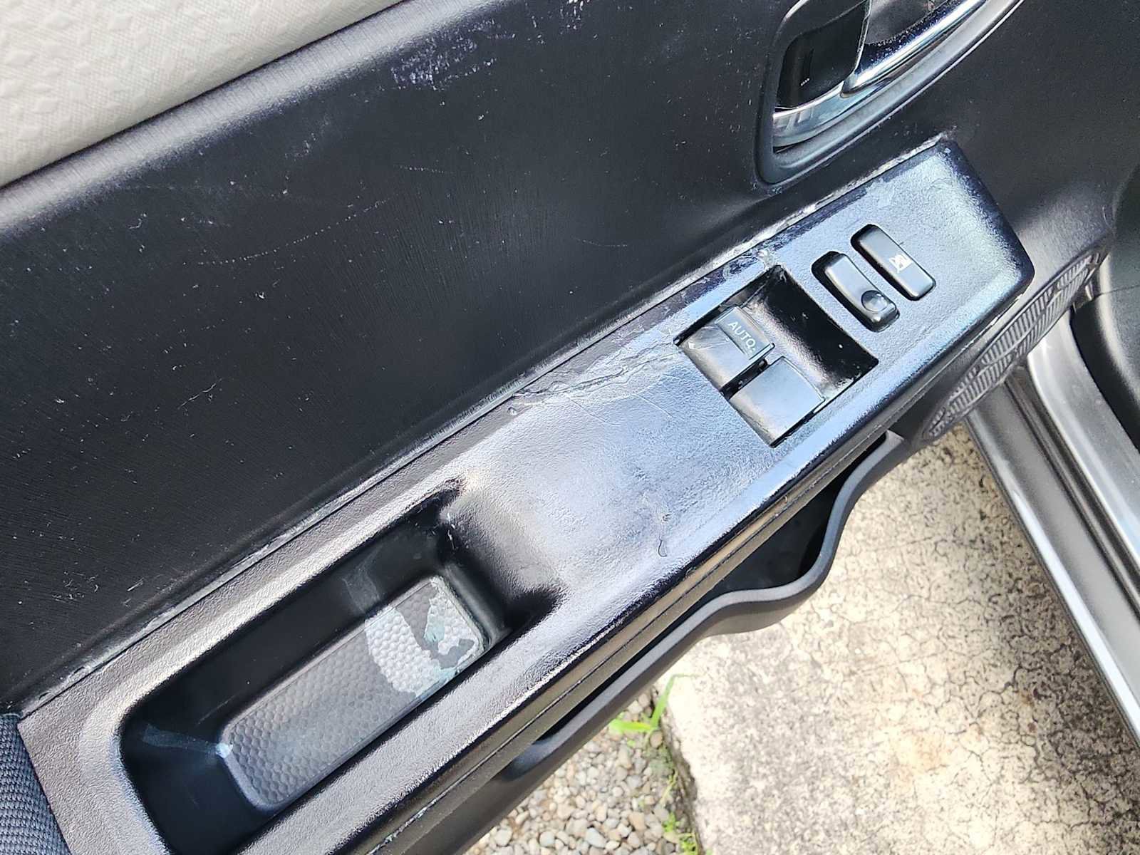 Used 2013 Toyota Yaris L image 15