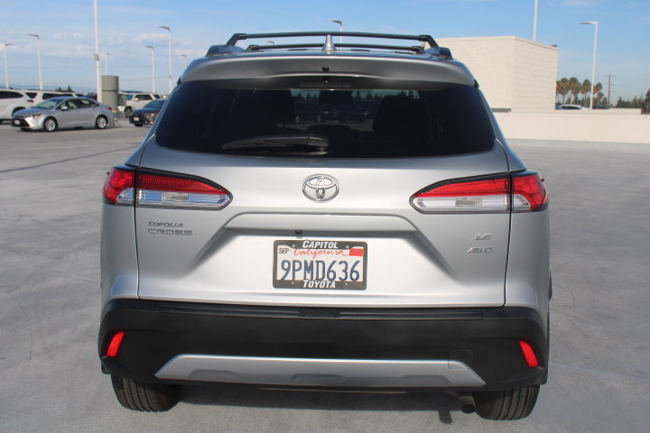 Certified 2024 Toyota Corolla Cross LE AWD/4WD image 4