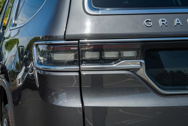 Used 2023 Jeep Grand Wagoneer 4WD w/ Flexible Seating Group image 8