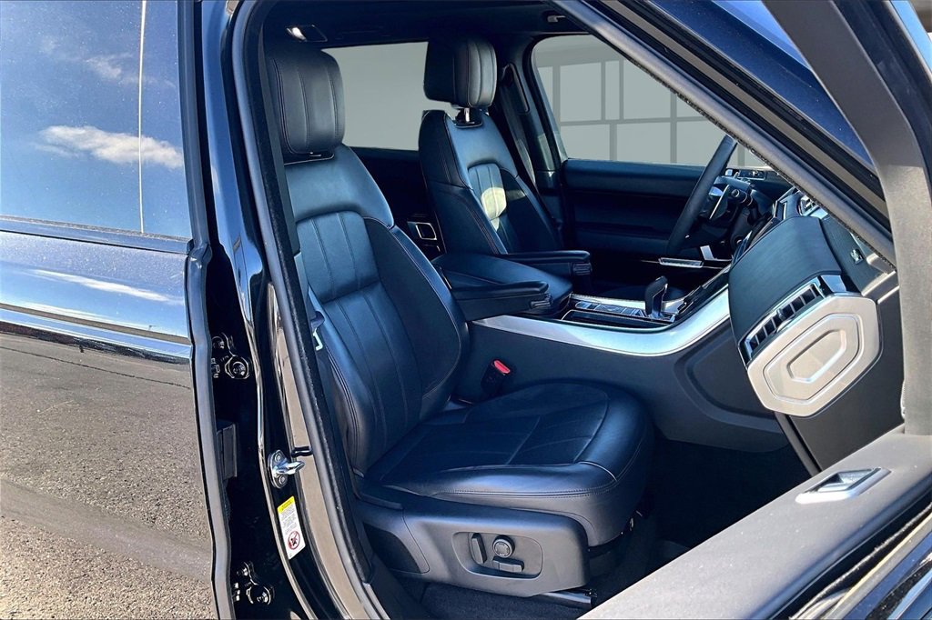 Used 2021 Land Rover Range Rover Sport HST image 7