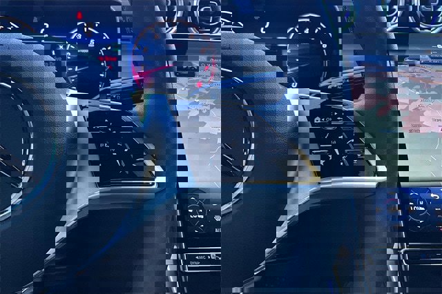 Certified 2025 Mercedes-Benz GLC 300 4MATIC image 15