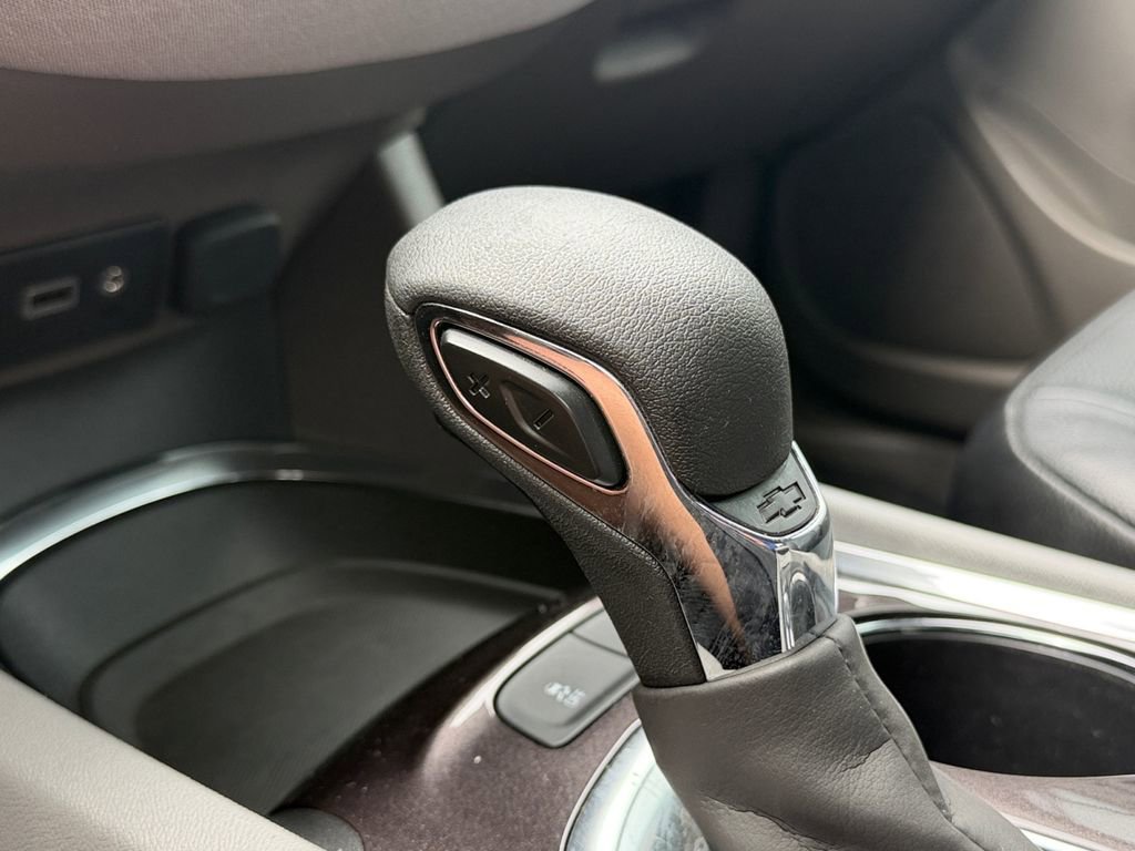 Used 2022 Chevrolet Malibu LT image 30