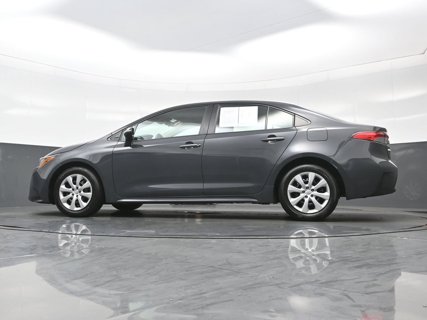 Used 2024 Toyota Corolla LE FWD image 27