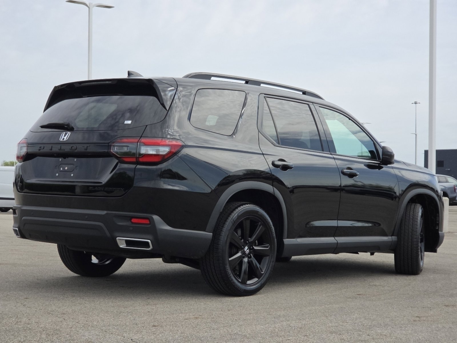 Used 2025 Honda Pilot Black Edition image 18