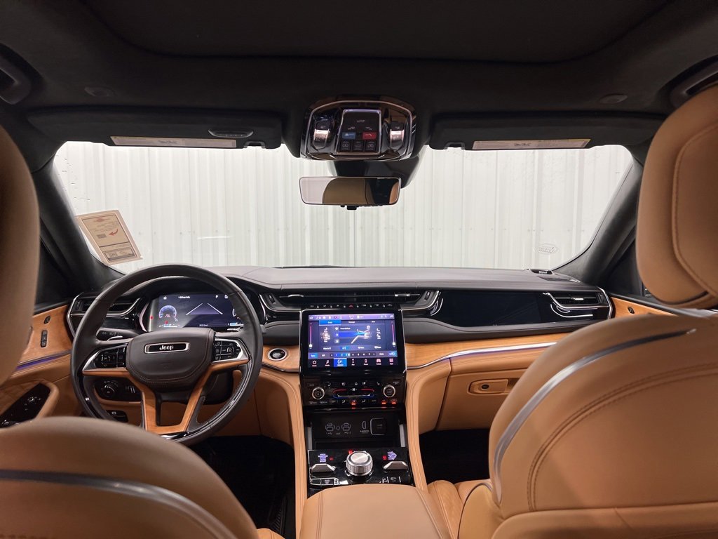 Used 2023 Jeep Grand Cherokee Summit image 14
