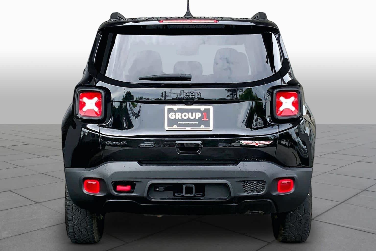 Used 2023 Jeep Renegade Trailhawk w/ Sun/Sound Group AWD/4WD image 5