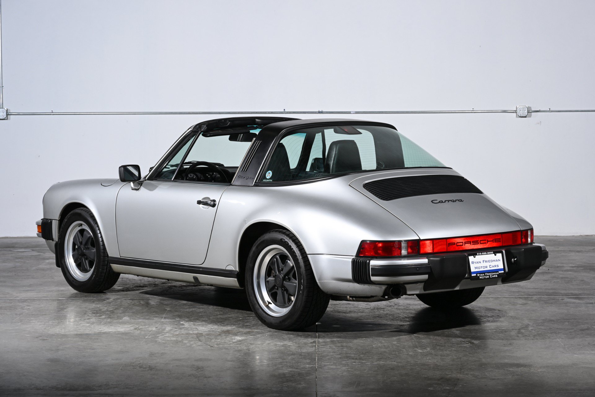 Used 1988 Porsche 911 Carrera RWD image 9