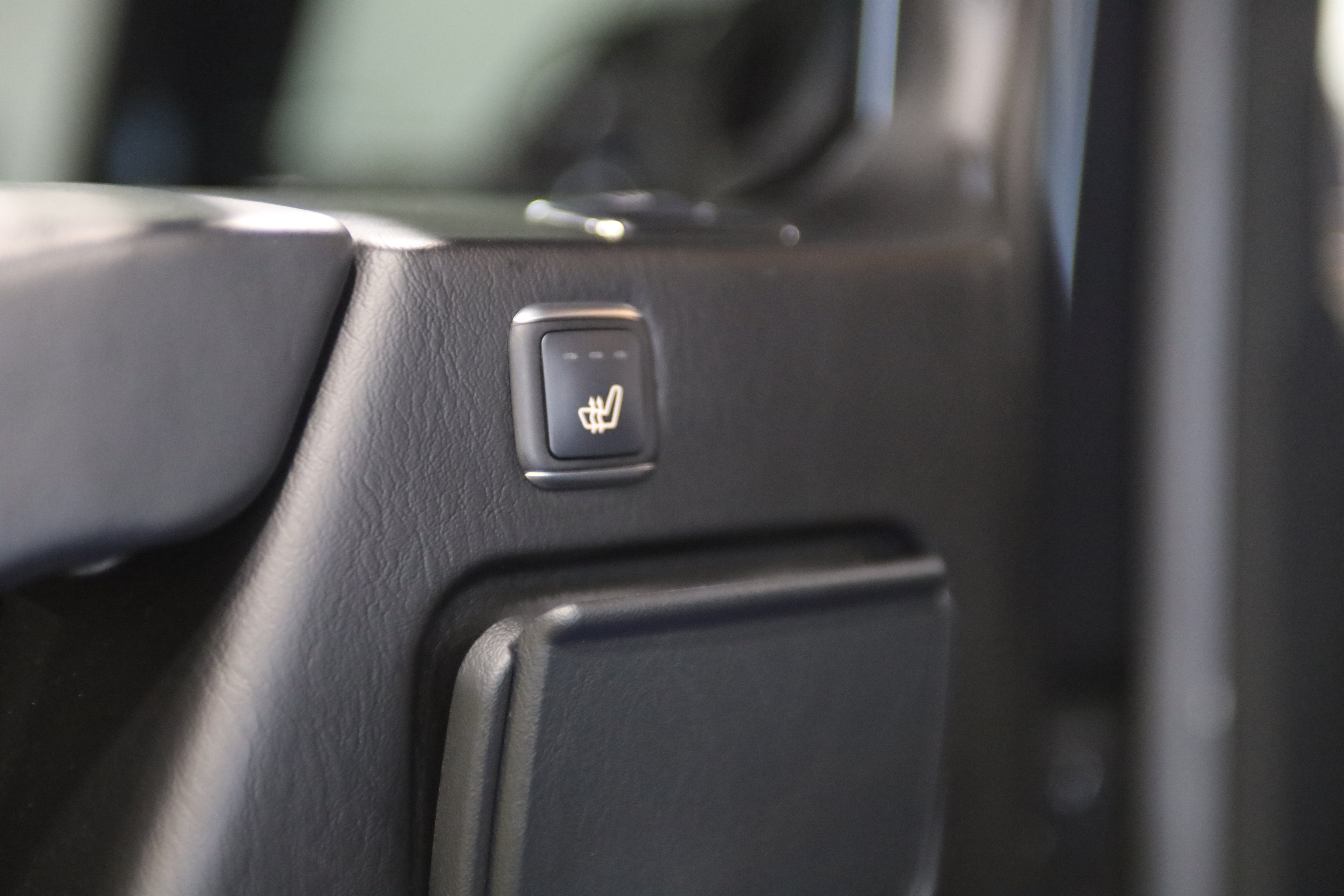 Used 2018 Mercedes-Benz G 550 Squared image 42
