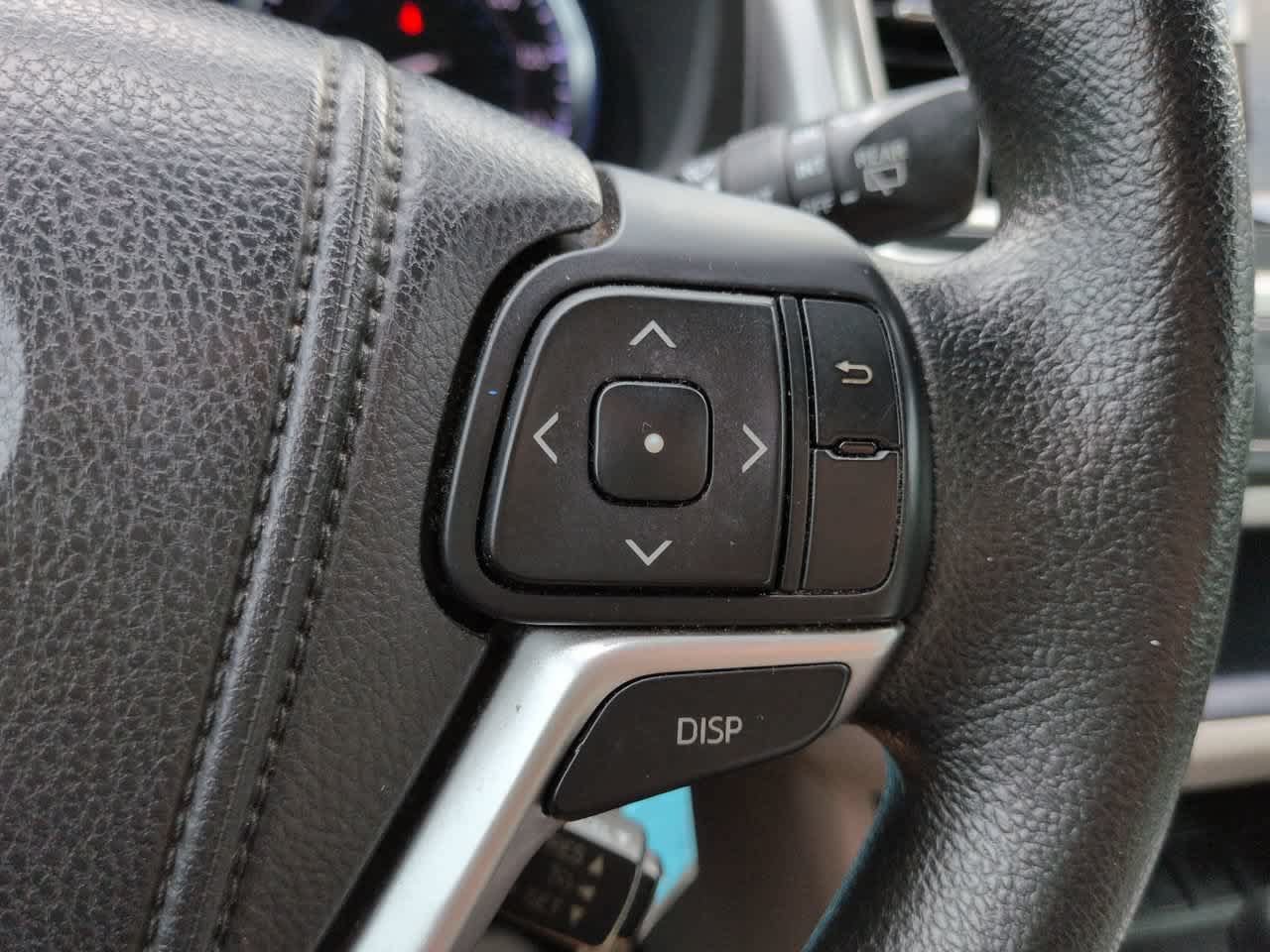 Used 2014 Toyota Highlander LE FWD image 23