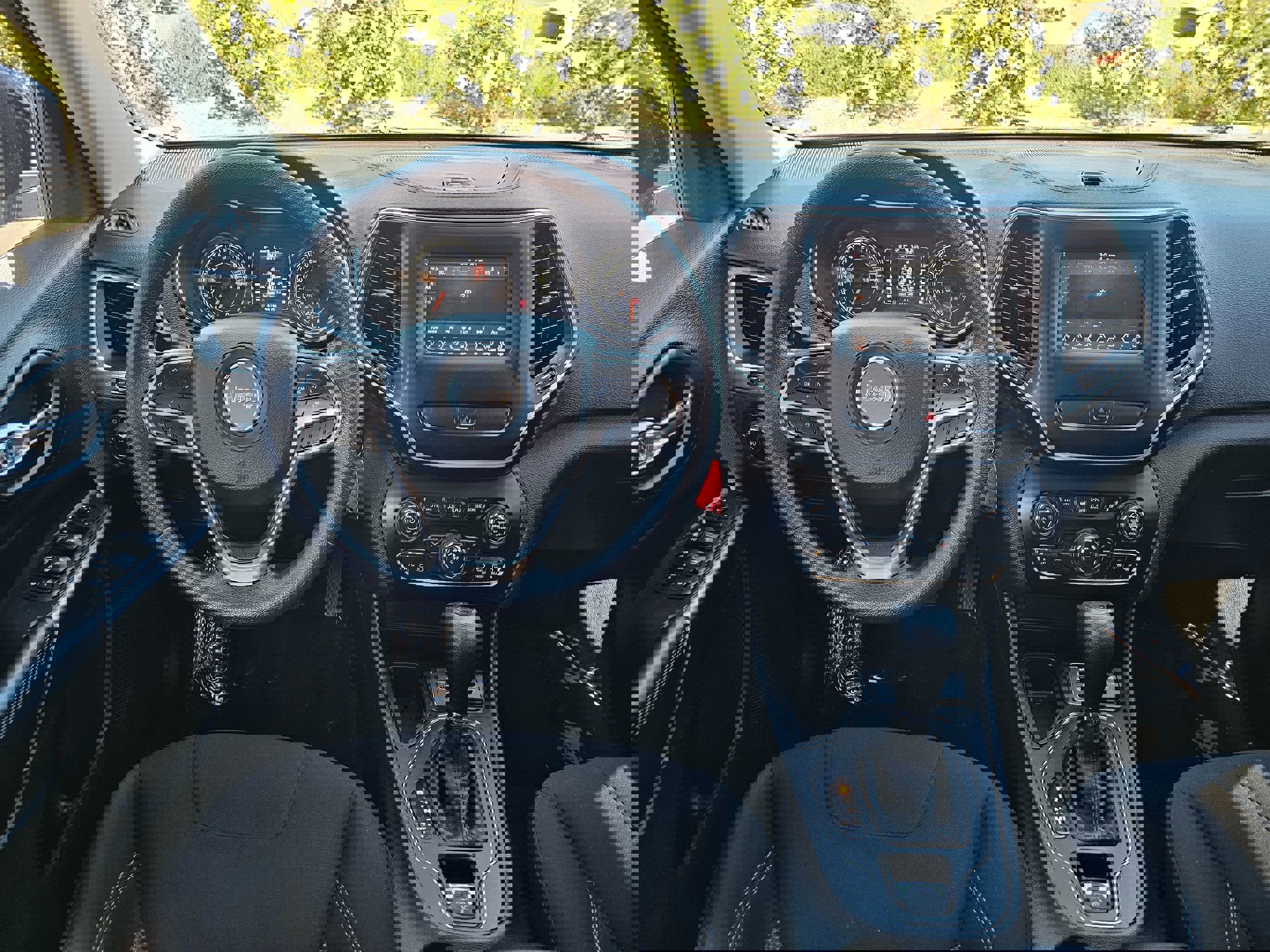 Used 2019 Jeep Cherokee Latitude w/ Popular Appearance Group image 21