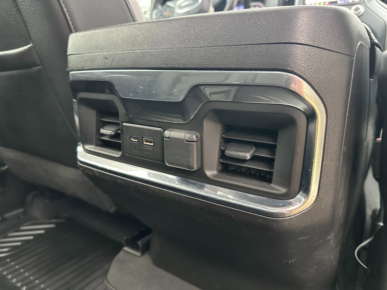 Used 2022 GMC Sierra 3500 Denali image 29